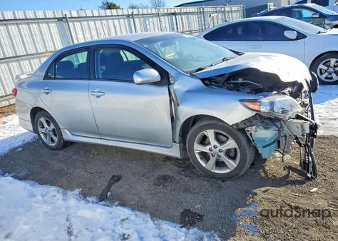 2013 Toyota Corolla Base из США, поврежденный, VIN 2T1BU4EE5DC030907